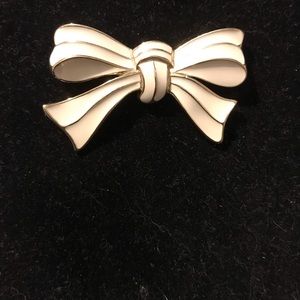 Vintage Trifari White Enamel Bow Brooch Pin, EUC
